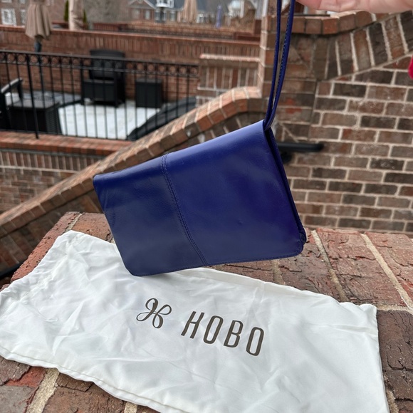 HOBO Winter Violet wristlet, Leather Bag, NWT stunning color! - Picture 3 of 10